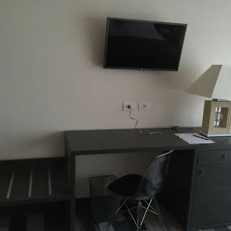 Alojamento de Acomodação e Pequeno-almoço Residenza Roma 4*